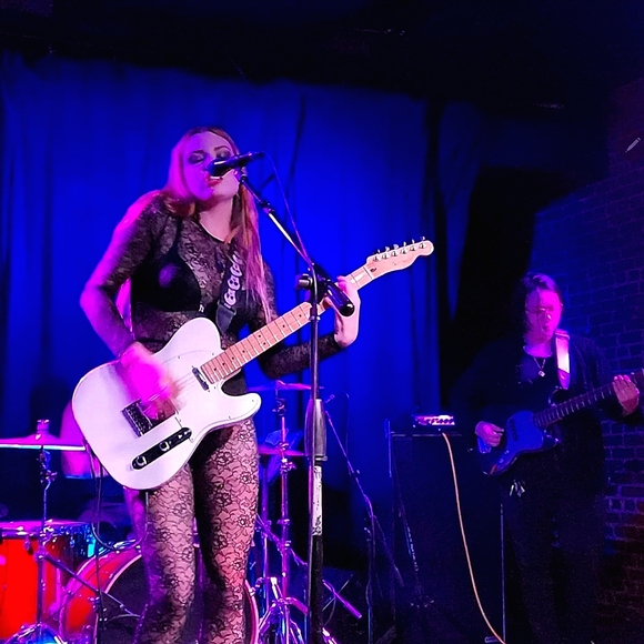 Meet your Posher, Jennifer--POSH AMBASSADOR & 5⭐️ Seller! - Picture 6 of 16